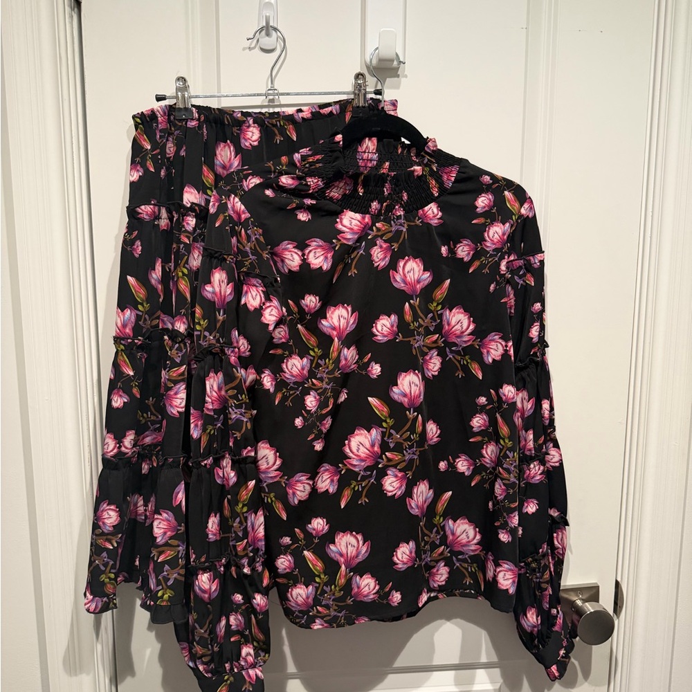 Chic Floral Women's Blouse in Black and Pink